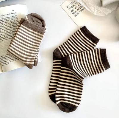 China Mens Fashion Cotton Breathable Dress Fun Crew Novelty Happy Socks for sale