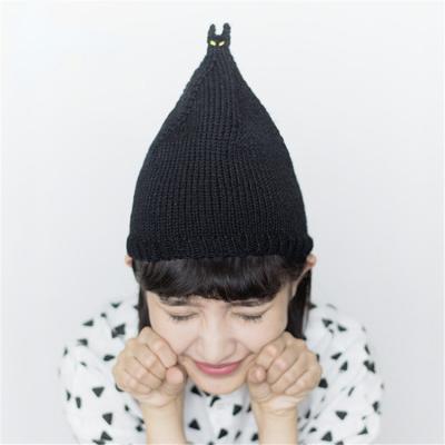 China Fashion Style Wholesale Korean Fashion Style Rooster The Master Design Knitted Beanie Hat for sale