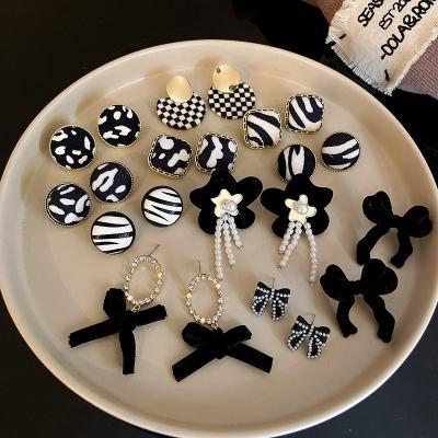 China YER50232 FASHIONABLE new year gift ideas black bow earrings party bow earring for sale