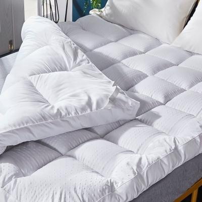 China High Quality Cheap Soft Anti Dust Mite Nature Down Feather Hotel Quilted Mattress Bed Topper for sale