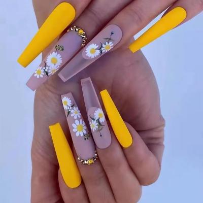 China Easy apply long finials place white flower Diamond Yellow Detachable Fake Nails frosted extra long Art Artificial Fingernails for sale