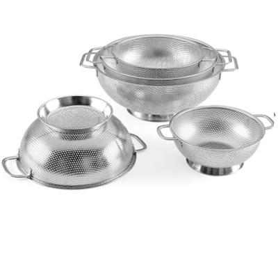 China Sustainable Metal Colander Stainless Steel Pasta Strainer With Handles And Base Strainer Basket for sale