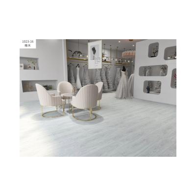 China Unilin Waterproof Wear-resistant Anti-slip Wood Grain Spc Lvt PVC Plastic Vinyl Flooring Unilin Waterproof Click Design for sale