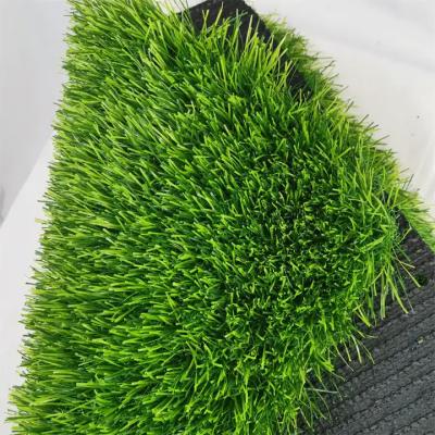 Chine Tapis de gazon synthétique résidentiel, tapis de gazon vert de 15000 densité à vendre