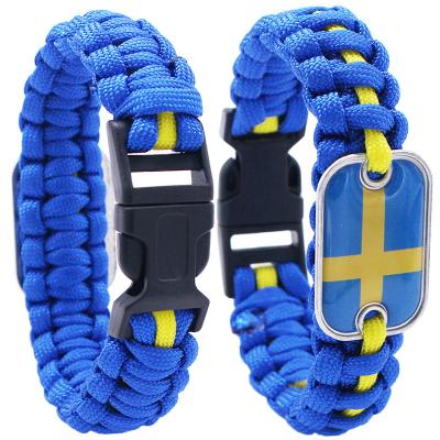 China Outdoor Wholesale Sweden Flag Emergency Survival Accessories 550 Shackler Adjustable Paracord Bracelet for sale