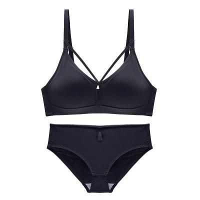 China Sexy Seamless Ladies QUICK DRY Wireless Lift Up Yoga Running Plus Size Gathered Cross Front Side Buckle Lace Sports Bra Set for sale