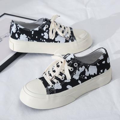 China Fashion Trend New Fashion Trend Men Women Canvas Shoes Casual Shoes Breathable Sports Shoes. for sale