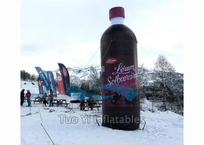 China Bebida inflable gigante promocional flotante de la exhibición de la botella para la actividad al aire libre en venta