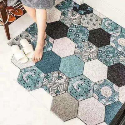 China Non-Slip Door Mat Non-Slip Indoor Outdoor Rug Washable Entrance Doormat Cartoon Dog Printing Cartoon Dog Printing Pet Mat Customized for sale