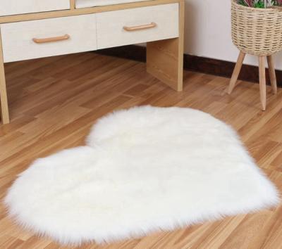 China Mat Love Heart Rugs Artificial Washable Wool Floor Bedroom Furry Rug for sale