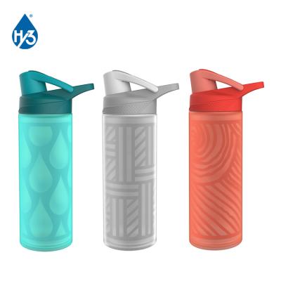 China Wholesale Borosilicate Viable Purity HY3 450ML 15oz Beverage Water Tumbler Cups Glass Bottles With Silicone Sleeve for sale