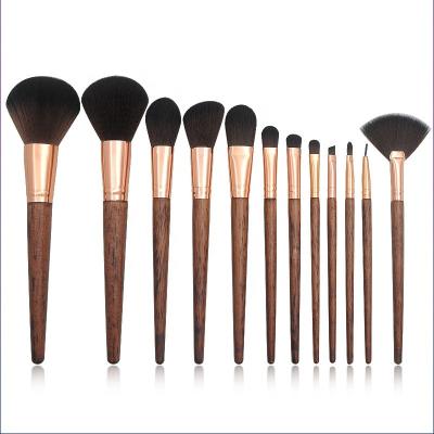 China New Sandalwood Colored Powder Eye Brush Wooden Beauty Loose Brush Skin-friendly 12 Pieces Handle Makeup Brush Set for sale