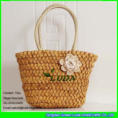 China LUDA handwoven cornhusk straw handbag with crochet flower for sale