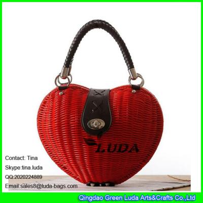 China LUDA fashion heart shape rattan plaited woven shoulder bag cross body bag for sale