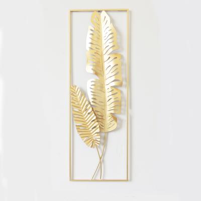 China 100% 2021 hot sale gold handmade slingshot home decoration 3D metal wall hanging decor palm leaf arts for sale