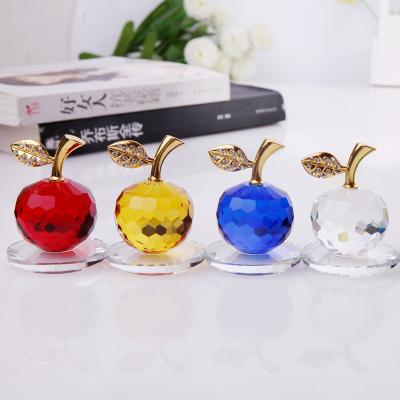 China Colorful Jewelry Beads Christmas Eve Color Crystal Craft Keepsake Gift Mobile Phone Counter Decoration Ornaments Crystal Apple K9 for sale