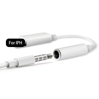 China For iphone Audio Adapter To 3.5mm Earphone Adapter For Iphone Earphone Aux Audio For Iphone Jack Adapter for sale