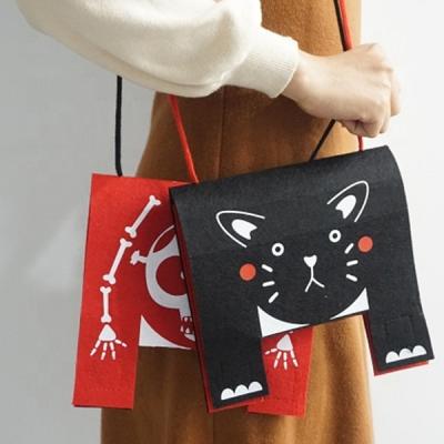 China Recyclable Non Woven Animal Felt Halloween Kids Gift Bag Shoulder Bag Candy Bag Black And Red Color for sale