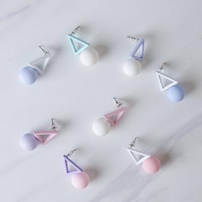 China LWE50589 Orecchini Pendenti Asymmetrical Triangle Fashion Personality Jewelry Geometric Alloy Round Ball Ladies Earrings for sale