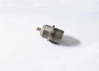 China Enchufe de la frecuencia ultraelevada del conector de antena de Famale RF con el material del latón del tabique hermético en venta