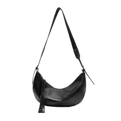 China Normcore/minimalist handbags 2021 fashionable black half moon handbag shoulder genuine leather handbags for sale