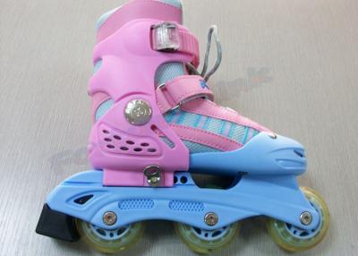 Chine Filles roses réglables 3 chaussures de patinage intégrées de roue avec les châssis bleus en aluminium à vendre