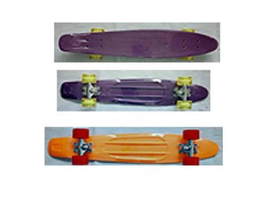 Κίνα Πλαστικά Skateboards ψαριών PP με τον αντιολισθητικό πίνακα γεφυρών για τα υπαίθρια παιχνίδια αθλητικών παιδιών προς πώληση