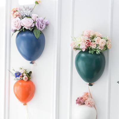 China Hot Selling Creative Balloon Vase Ceramic Vase For Home Decor Green Blue Orange White Hotel Restaurant Wall Hanging Vases for sale