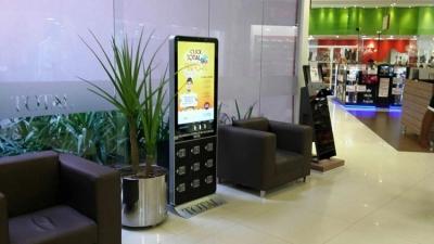 China Public Cell Phone Charging Station With Advertising Display Touch Screen for sale