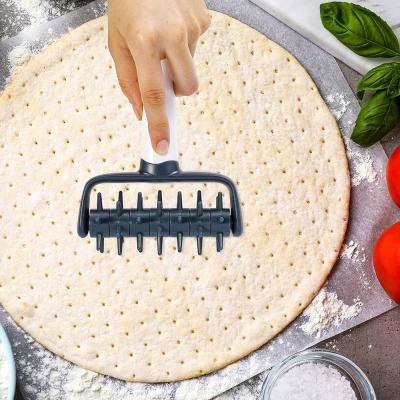 China Kitchen Bread Pancake Tools Pizza Rolling Wheel Pizza Rolling Stocked Blue Baking Roller for sale