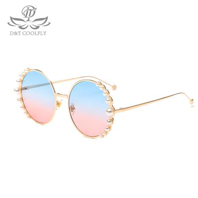 China Fashion Sunglasses 2021 New Luxury Pearl Sunglasses Women Shape Metal Frame Round Sun Glasses Mirror Pearl Sun Glasses for sale