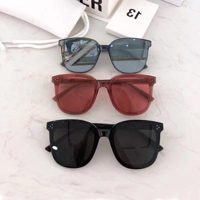 China Fashion Sunglasses Vintage Acetate Lens Flat Female Sunglasses Designer Soft Sunglasses for Men and Women for sale