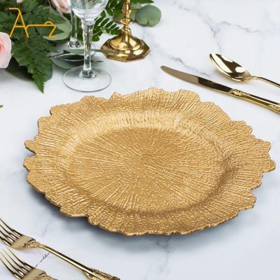 China Sustainable Factory Direct Bulk Buy Round Gold Silver Red Black Banquet Charger Plate Wedding Decoration Golden Reef Plastic Charger Plates for sale