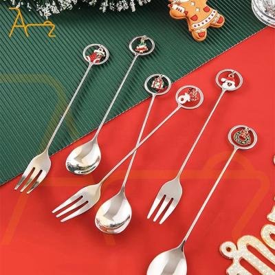 China Sustainable High Quality Grade Cutlery Set Christmas Gift Stainless Steel Fork Knife Spoon Set Exquisite Pattern Gold Wedding Flatware Set for sale