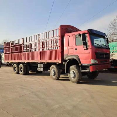 China Goede prestaties HOWO 8X4 vrachtwagen met 6m vrachtdoos afmetingen Te koop