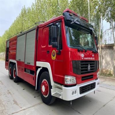 China Goede staat Rood Diesel brandstof Howo brandweerwagen 16cbm handgeschakelde transmissie Te koop