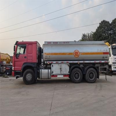 China Brandstoftanker Tanker Truck Gebruikt Sinotruk Howo 20000 liter Diesel olie capaciteit Te koop