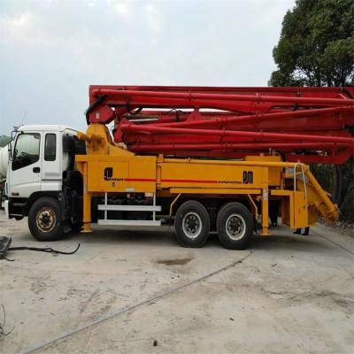 China Geel Gebruikt Chassis Putzmeister Betonpomp Truck 37 meter met 12M3/H Productiviteit Te koop