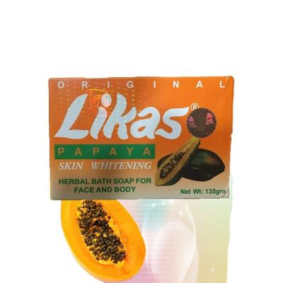 China Hot Sale Organic Handmade Natural Herbal Skin Cleansing Caro Kojic Acid Black Skin Whitening Papaya Likas Soap for sale