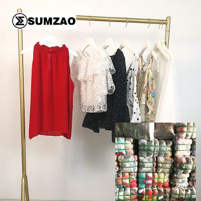 China Wholesale Women's Summer 45kg Premium High Quality Silk American Paper Lady Used Clothing Second Hand Clothes for sale