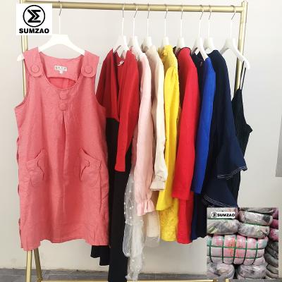 China Polyester/cotton sumzao wholesale winter second hand wanita pakaian pakaian used clothes wanita pakaian for sale