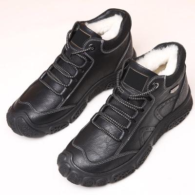 China Comfortable fashionable leather non slip durable men's sport trekking unisex boots warm waterproof shoes for men for sale