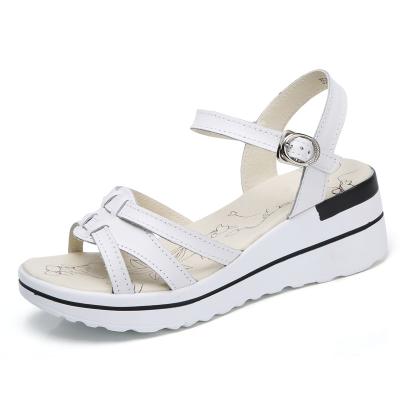 China Summer Lightweight Super Soft Sandals For Women Comfortable Lady's Sandals With Customized Logo Available for sale