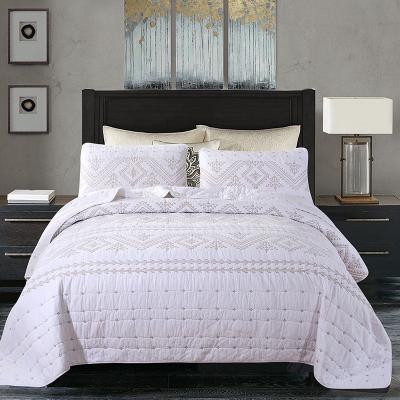 China Embroidery Design Cotton Bedspread Home Cross Stitching High Quality Quilt for sale