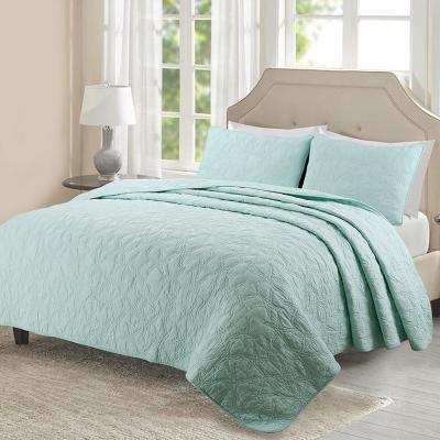 China Solid Color Home Classic Embroidered Design Bedspread Quilt for sale