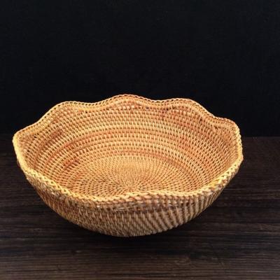 China Sustainable Rattan Hand & Fruit Storage Woven Basket Round Tray Bread Cake Pastries Wicker Storage for sale