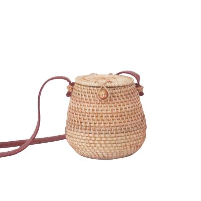 China Factory High Quality Pure Hand Woven Vintage Rattan Bucket Bag Women Summer Beach Cross - Body Shoulder Bag for sale