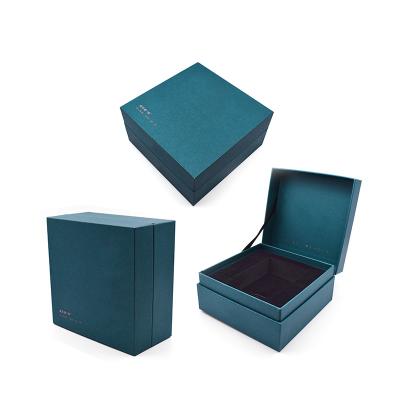 China New Recyclable Custom Design And Shapes Metal Paper Cardboard Luxury Foldable Gift Box For Clothes Flower White Gift Card Box for sale