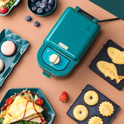 China Mini Toaster Multi Function Household Electric Stick Sandwich Waffle Maker Non-Stick Coated Non-stick Synchronized Breakfast Sandwich Maker for sale