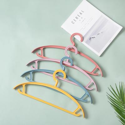 China Environmental Protection Cheap Minimalist pp Plastic Double Rod Clothes Hanger for sale